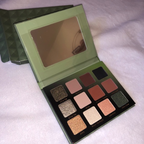Violet Voss Olive You Forever Palette - Picture 7 of 16